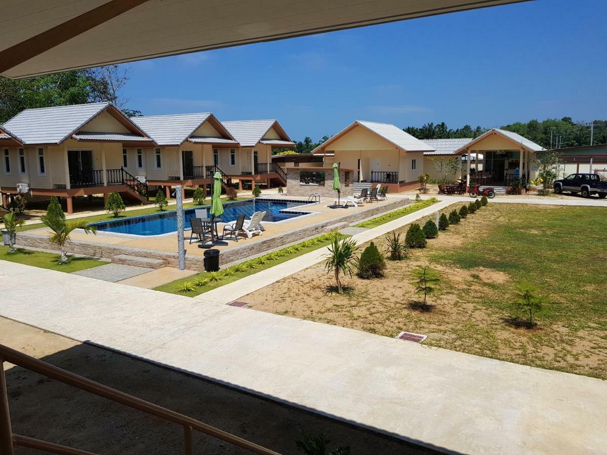 Poolside Bungalows Khao Lak Exterior photo