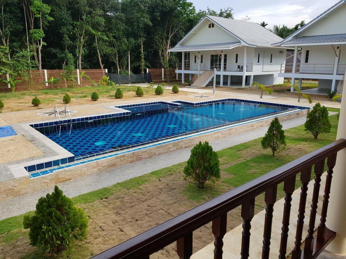 Poolside Bungalows Khao Lak Exterior photo